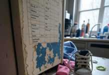 Positive Reinforcement: Encouraging Good Behavior in Kids Positive Reinforcement: Chaotic Kitchen Snapshot