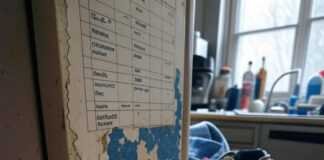 Positive Reinforcement: Encouraging Good Behavior in Kids Positive Reinforcement: Chaotic Kitchen Snapshot